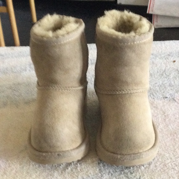Cozy Tan Shearling Boots - Picture 1 of 7